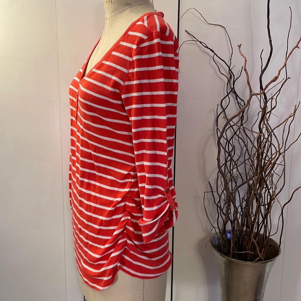 Motherhood Maternity long sleeve v-neck lightweight sweater with ruched … - Picture 4 of 7